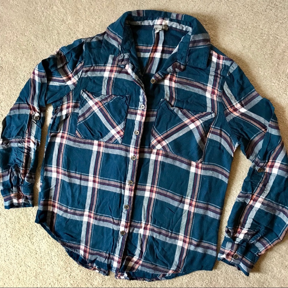 Women’s split-back flannel